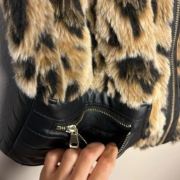 FAUX FUR AND LEATHER LEOPARD PRINT VEST L 6/8🌸 - Picture 3 of 9